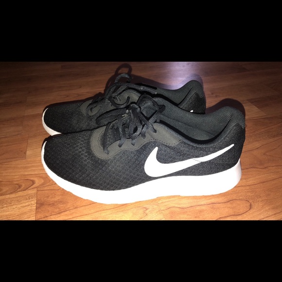 Nike Shoes - Womens Nike shoes